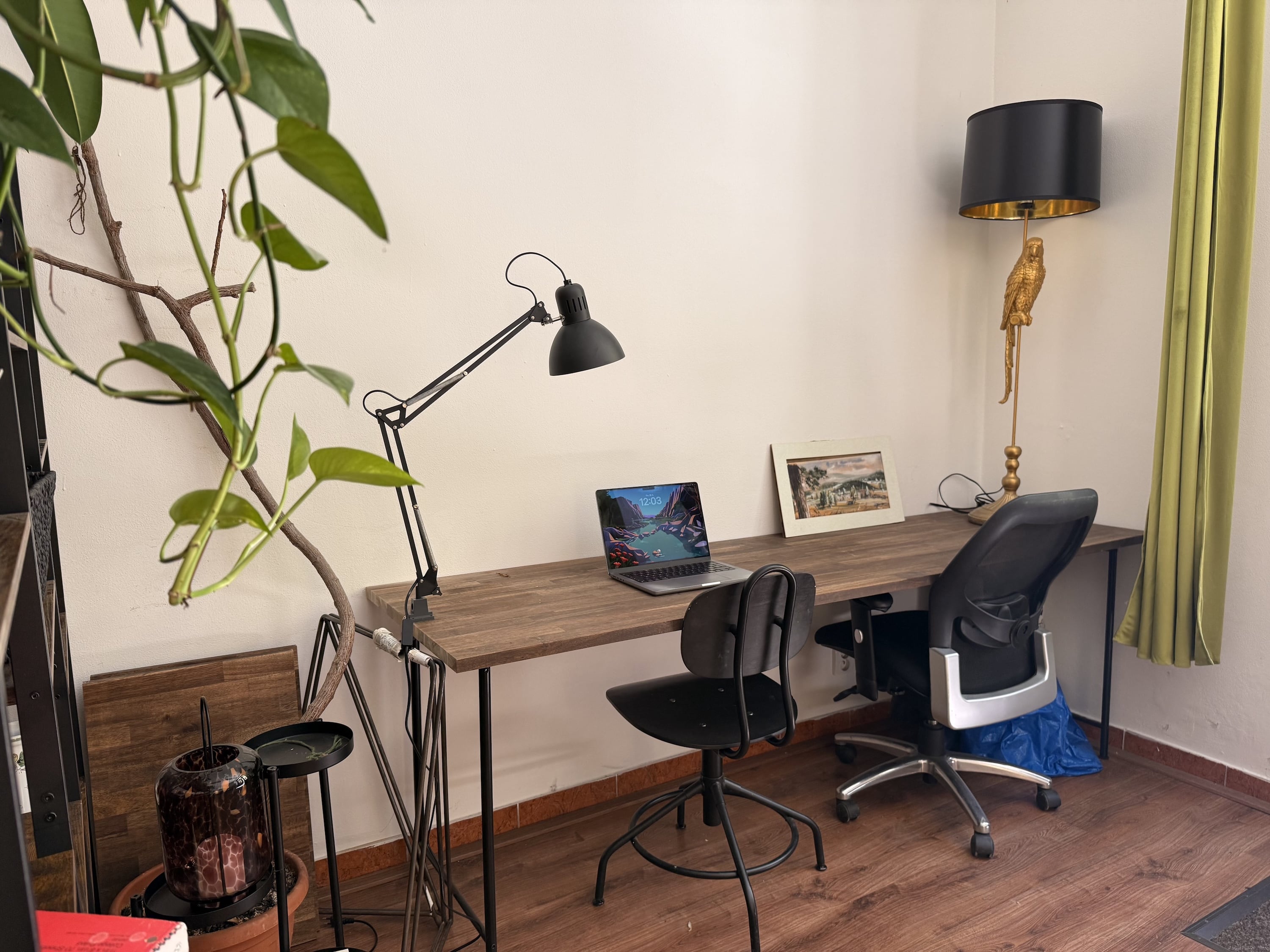 Dvě pracovní místa v LES cowork